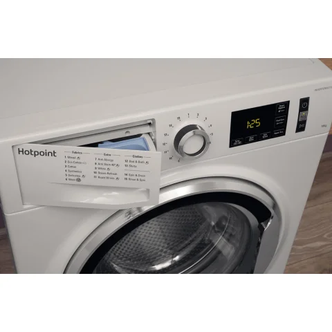 Hotpoint NM11 1045 WC A UK